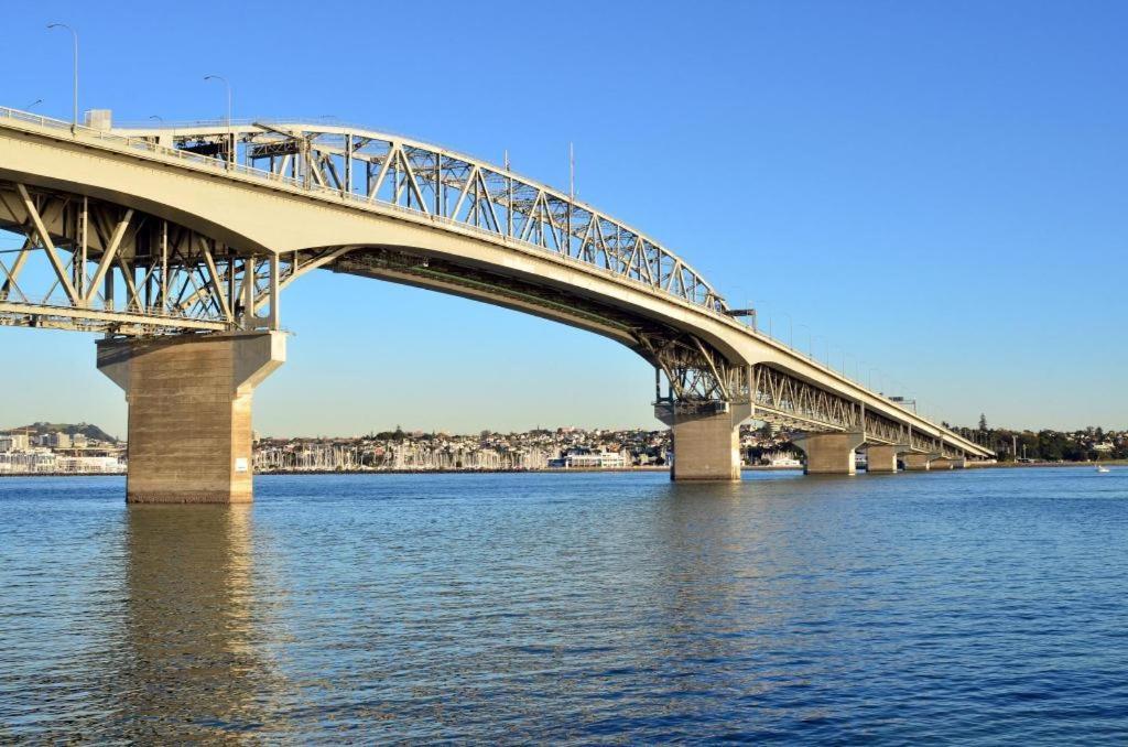 Vr Takapuna Auckland Ngoại thất bức ảnh The Coronado Bridge