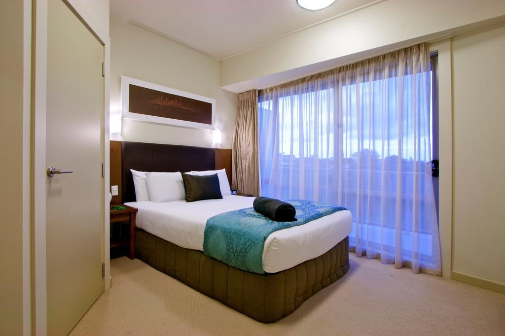 Vr Takapuna Auckland Ngoại thất bức ảnh A bedroom at the Mantra on Lakeview